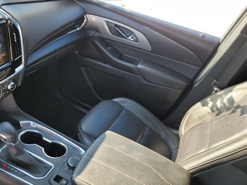Used 2023 Chevrolet Traverse LT image 23