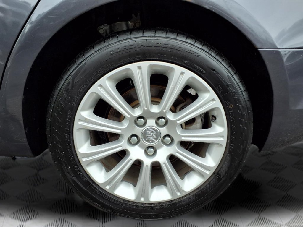 Used 2013 Buick LaCrosse Leather FWD image 9