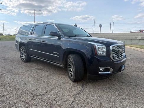 Used 2020 GMC Yukon XL Denali w/ Denali Premium Package AWD/4WD image 2