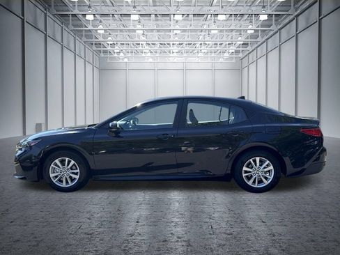 Used 2025 Toyota Camry LE FWD image 4