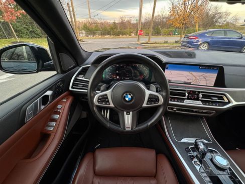 Used 2022 BMW X7 M50i image 81