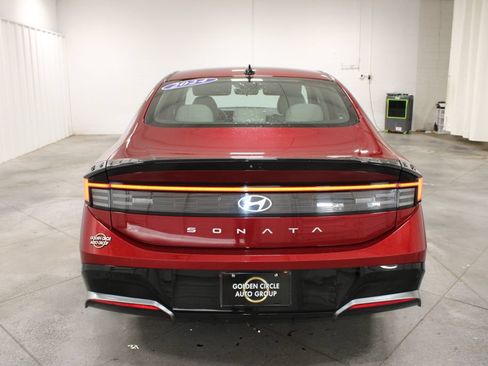 Used 2024 Hyundai Sonata SEL FWD image 8
