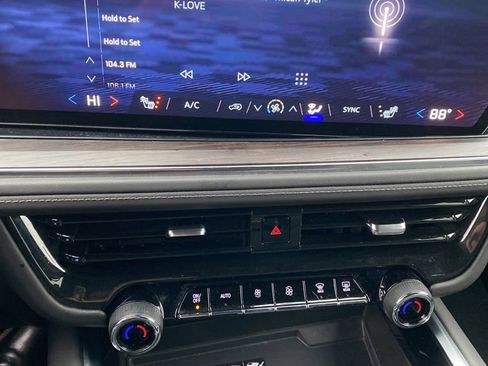 Used 2025 Chevrolet Tahoe LT image 37