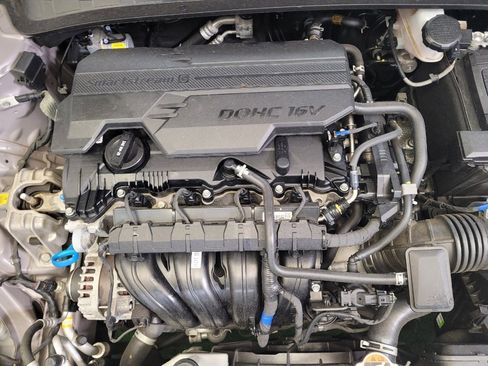 Used 2025 Hyundai Elantra SE FWD image 30
