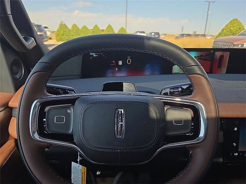 New 2025 Lincoln Navigator Reserve image 19