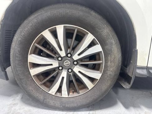 Used 2017 Nissan Pathfinder SV FWD image 11