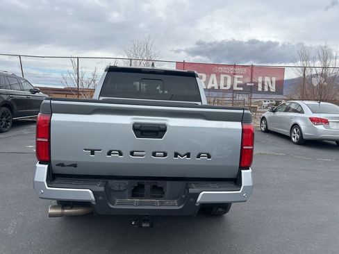 Used 2024 Toyota Tacoma SR5 w/ SR5 Upgrade Package image 4