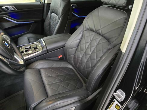 Used 2024 BMW X7 xDrive40i w/ Premium Package AWD/4WD image 26