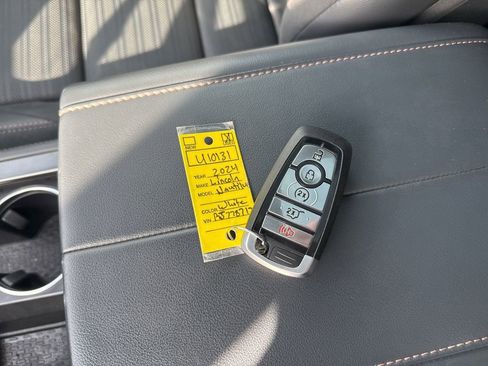 Used 2024 Lincoln Nautilus Reserve w/ Equipment Group 202A image 27