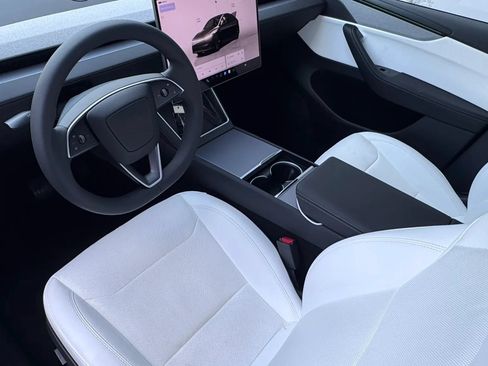 Used 2026 Tesla Model Y 2WD image 13