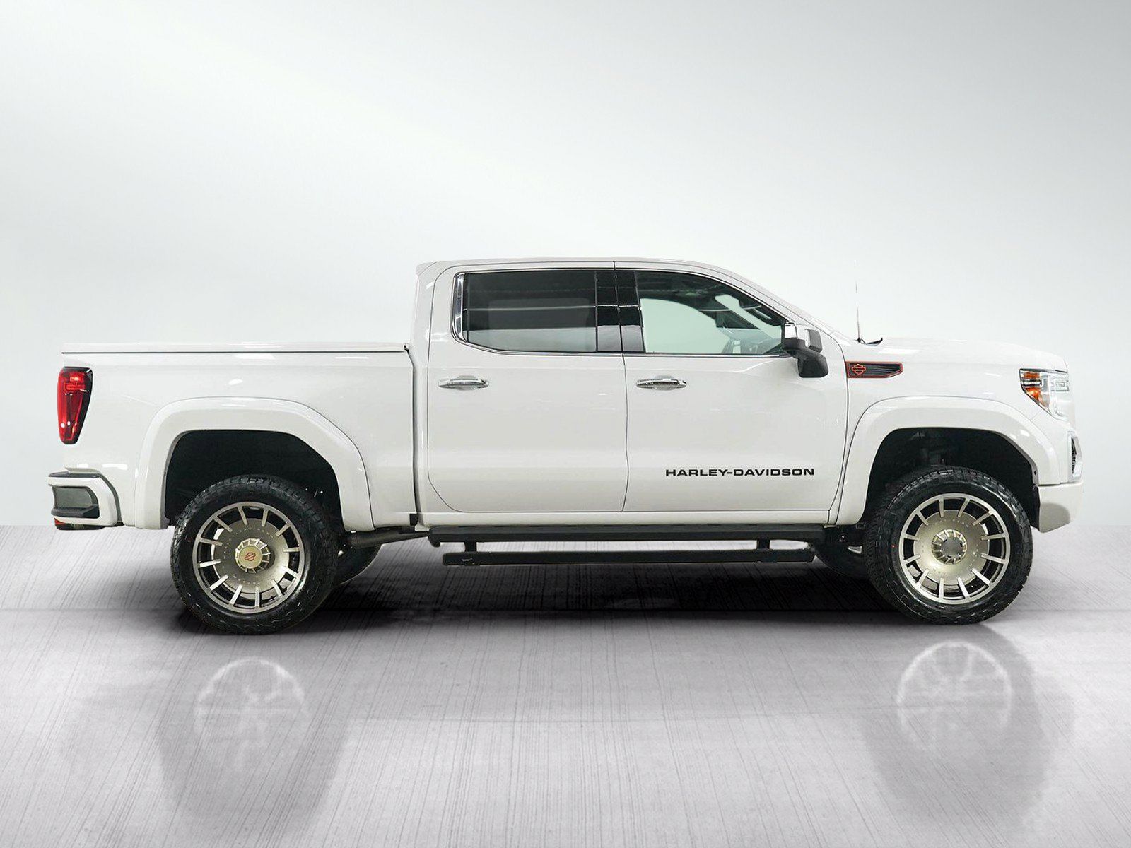 Used 2021 GMC Sierra 1500 SLT w/ SLT Premium Plus Package AWD/4WD image 7