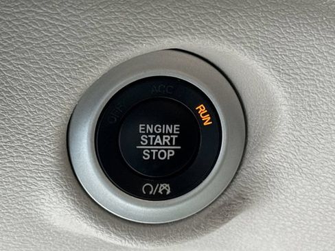 Used 2022 Chrysler Voyager LX FWD image 48