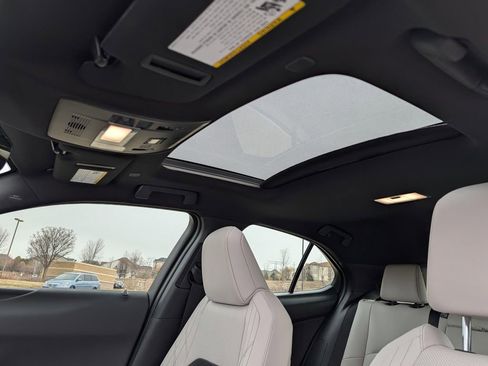 New 2026 Lexus UX 300h AWD image 15