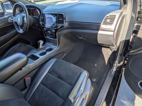 Used 2019 Jeep Grand Cherokee Altitude image 28