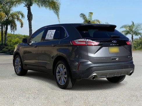 Used 2023 Ford Edge Titanium image 2