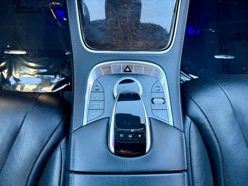 Used 2015 Mercedes-Benz S 550 Sedan image 21