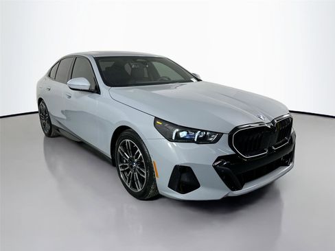 New 2026 BMW 530i xDrive w/ M Sport Package AWD/4WD image 3