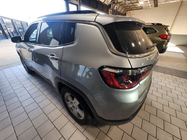 Used 2022 Jeep Compass Latitude w/ Convenience Group FWD image 3