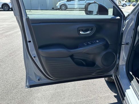 Certified 2025 Honda HR-V Sport image 6