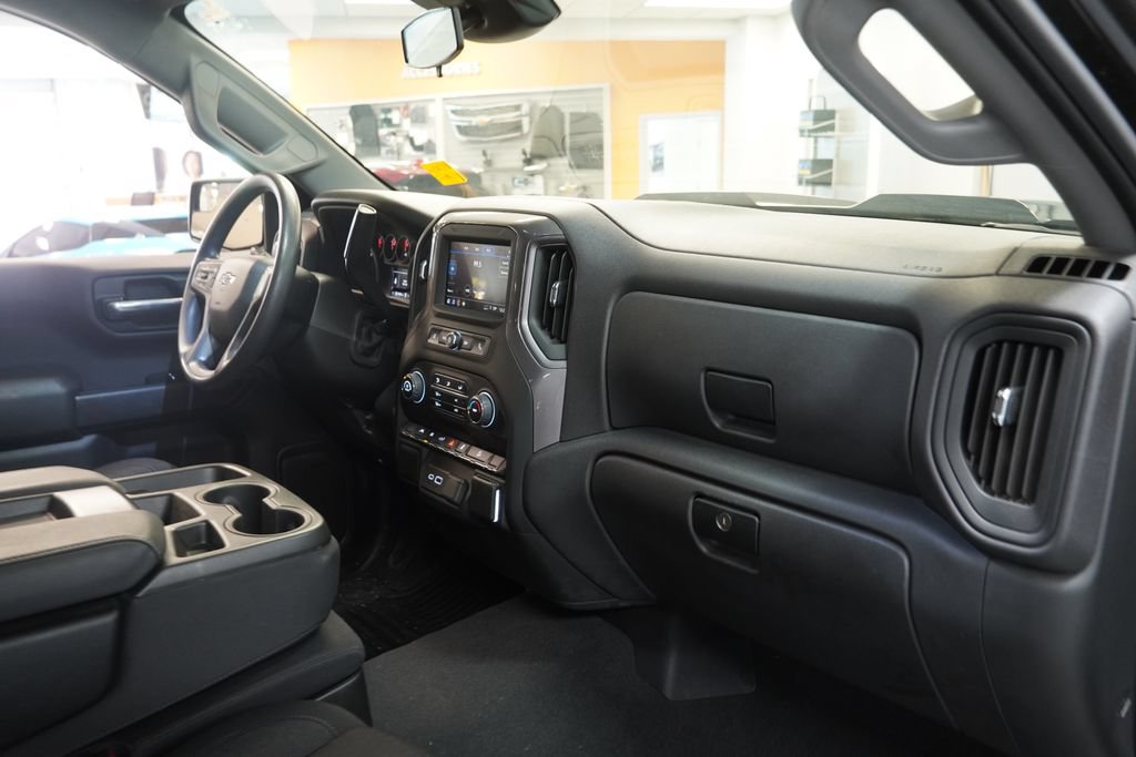 Used 2023 Chevrolet Silverado 1500 Custom Trail Boss w/ 2.7L Blackout Package AWD/4WD image 25