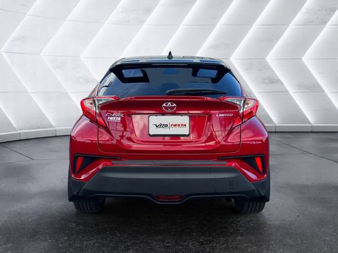 Used 2022 Toyota C-HR Limited FWD image 5
