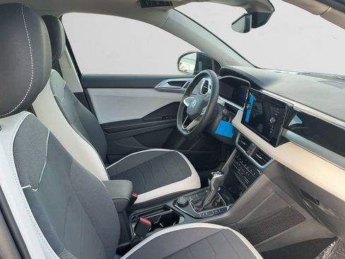 New 2025 Volkswagen Taos SE image 15