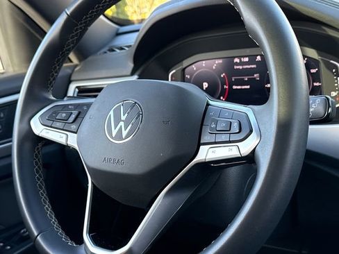 Used 2023 Volkswagen Atlas Cross Sport SE w/ Panoramic Sunroof Package image 17