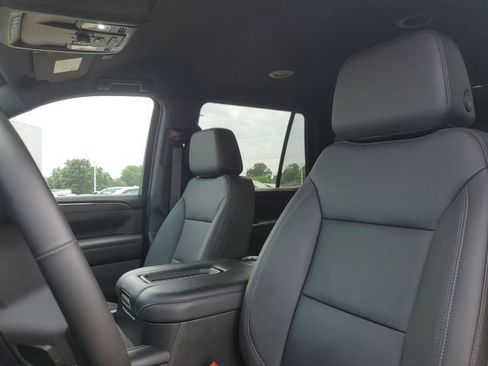Used 2023 Chevrolet Tahoe Z71 w/ Luxury Package AWD/4WD image 18