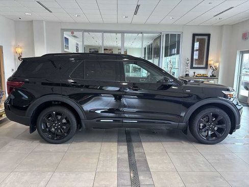 Certified 2023 Ford Explorer ST-Line w/ Class IV Trailer Tow Package image 2