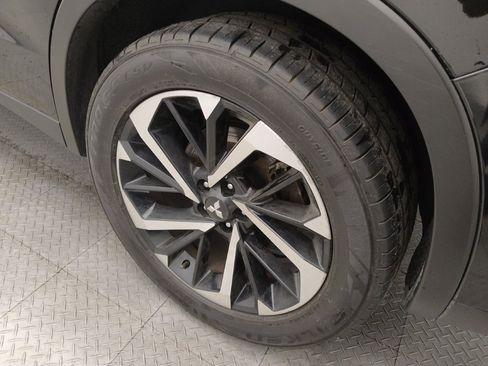 Used 2023 Mitsubishi Outlander SE image 31