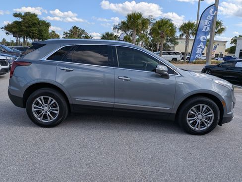 Certified 2022 Cadillac XT5 Premium Luxury w/ Technology Package FWD image 3