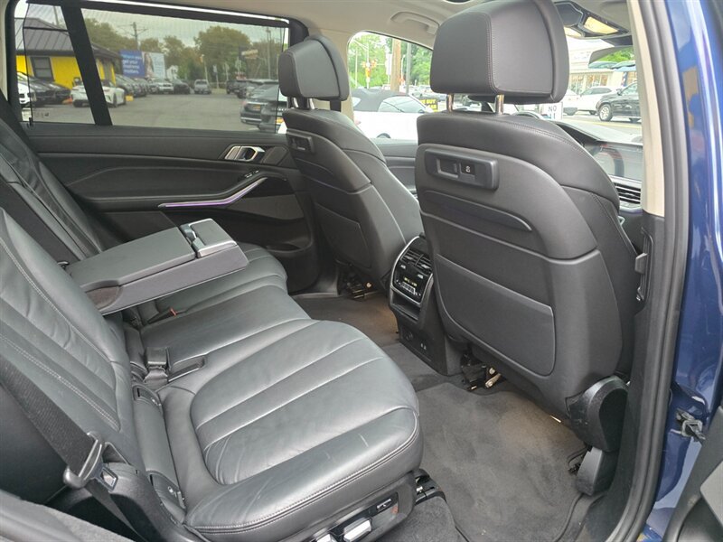 Used 2021 BMW X7 xDrive40i w/ Premium Package AWD/4WD image 19