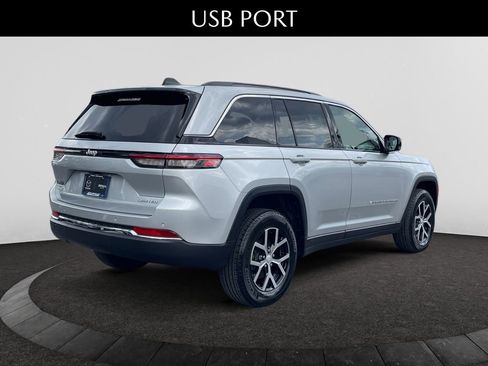 Used 2025 Jeep Grand Cherokee Limited image 5