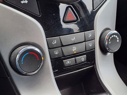 Used 2016 Chevrolet Cruze LT image 22