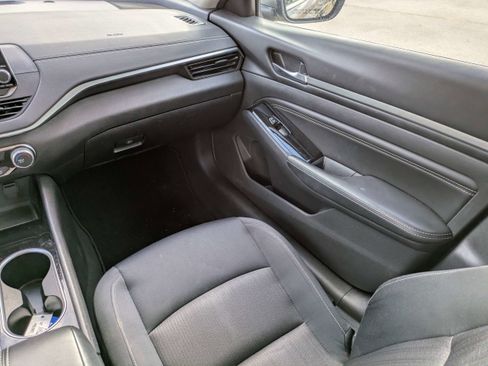 Used 2021 Nissan Altima 2.5 SV w/ SV Premium Package image 23