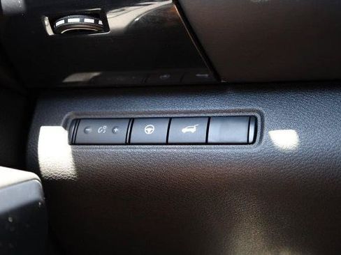 Used 2025 Nissan Pathfinder SV AWD/4WD image 20