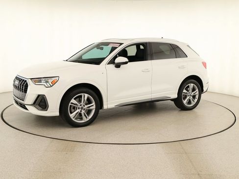 Certified 2023 Audi Q3 2.0T Premium Plus w/ Premium Plus Package AWD/4WD image 13