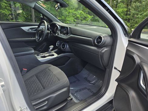 Used 2021 Chevrolet Blazer LT FWD image 22