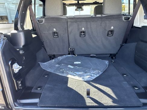 Used 2025 Jeep Wrangler Sport S image 20