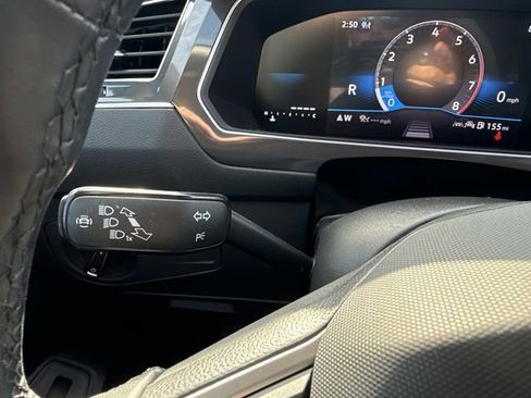 Used 2024 Volkswagen Tiguan Wolfsburg Edition image 38