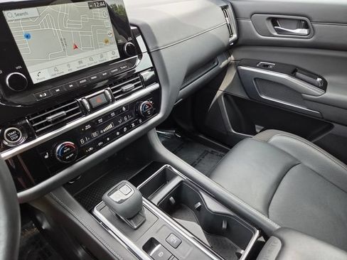 Used 2022 Nissan Pathfinder SL AWD/4WD image 33
