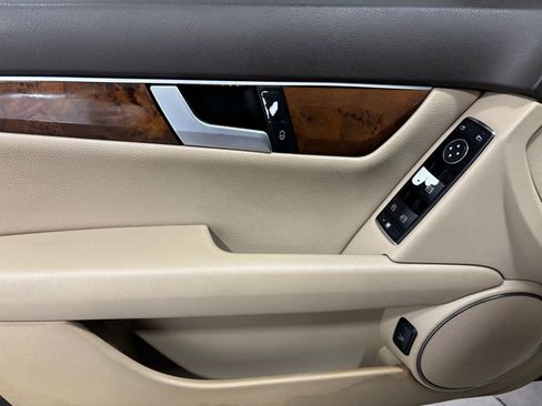 Used 2013 Mercedes-Benz C 250 Sedan image 18