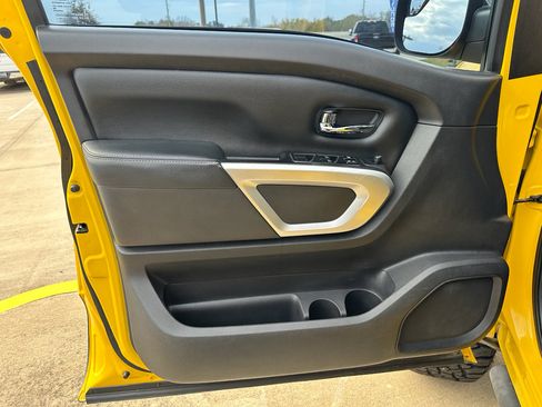 Used 2017 Nissan Titan PRO-4X image 9