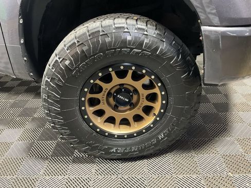 Used 2018 Toyota Tundra SR5 w/ SR5 Upgrade Package image 38