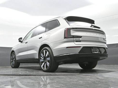 New 2025 Volvo EX90 Ultra image 24