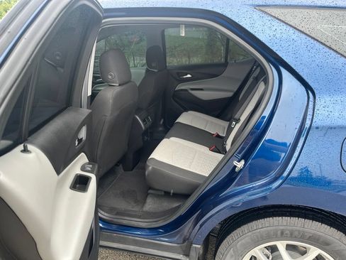 Used 2022 Chevrolet Equinox LS FWD image 10