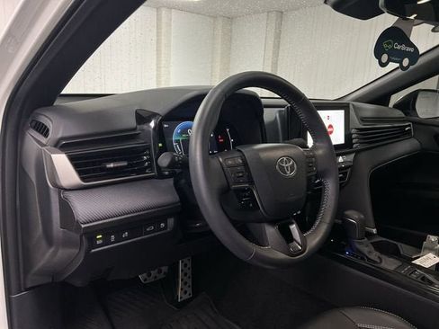 Used 2025 Toyota Camry SE FWD image 10