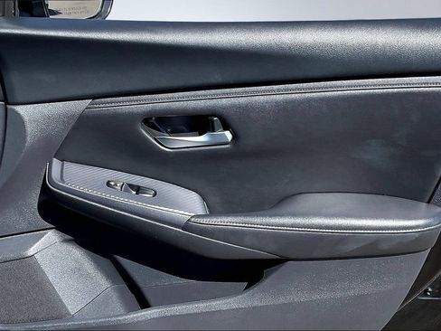 Used 2024 Nissan Sentra SV FWD image 28