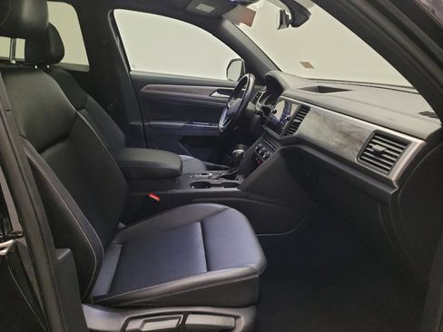 Used 2020 Volkswagen Atlas Cross Sport SE w/ Towing Package FWD image 21