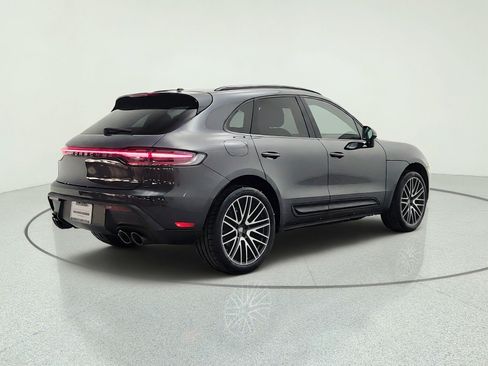 Used 2023 Porsche Macan AWD/4WD image 5
